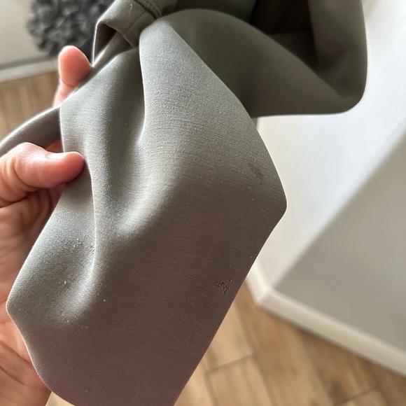 Ruched pullover - Picture 3 of 6